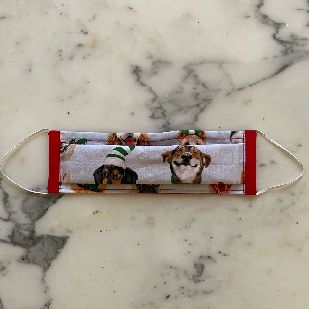 Bundle 5/$15 🛍 Cute holiday dog themed face mask